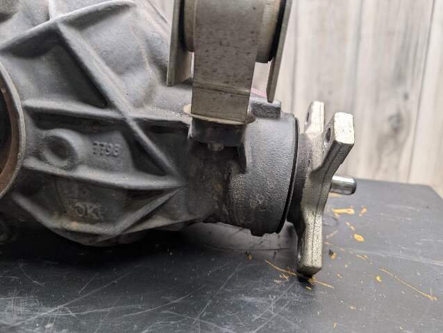 Mercedes W207 W212 W218 CLS550 E550 Rear Axle Differential Carrier 2.47 RWD 81k