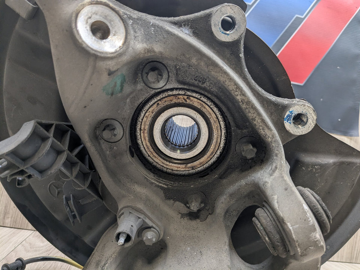 OEM Mercedes W212 E350 E550 Front Right Passenger Hub Knuckle Bearing Carrier
