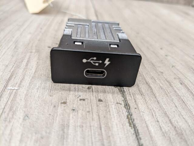 OEM BMW F44 F48 F97 G01 G05 G12 G20 G30 G80 USB Dual Type C Charger Port Socket