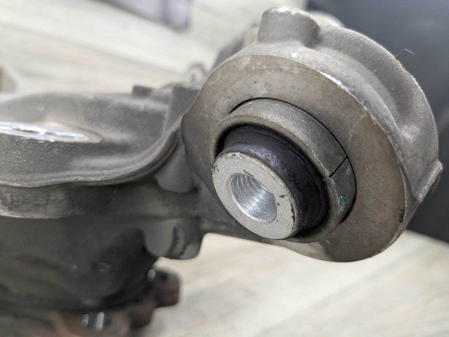 OEM BMW G20 330 M340 REAR Right Passenger Knuckle Wheel Hub Spindle Bearing