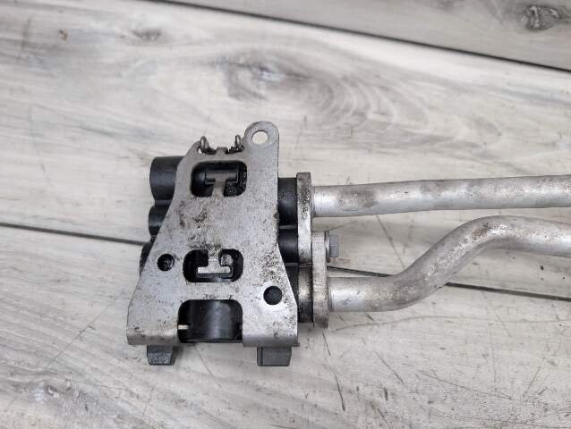 16-19 OEM BMW F90 M5 G12 750 G30 M550 Transmission Oil Cooler Line Inlet Outlet