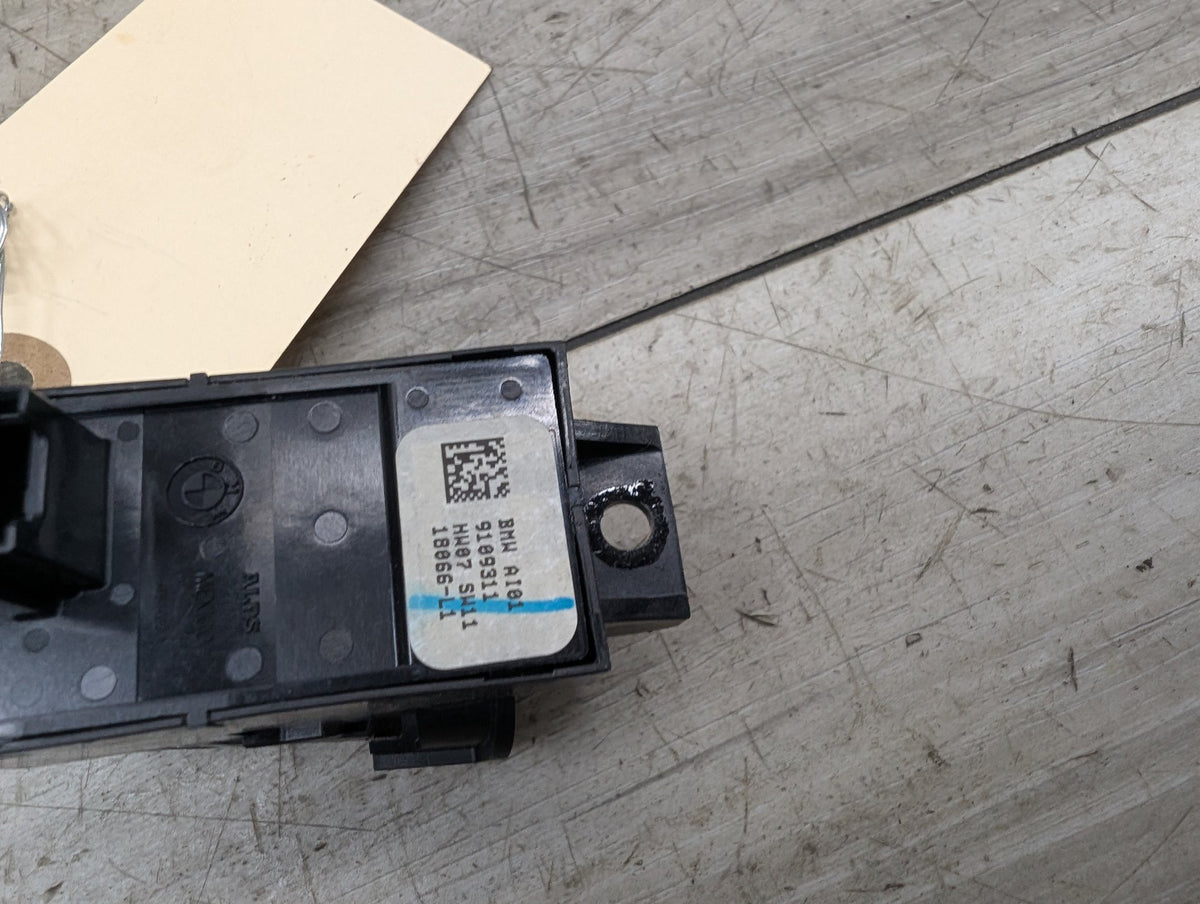 2017-2023 BMW M550i G30 Emergency Parking Brake Switch 9109311 OEM BMW F90 M5 G30 G01 X3 G02 X4 F97 F98 Parking Brake Auto Hold Switch BLACK OEM