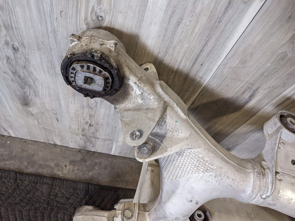 2016 750xi G12 Rear Axle Support Crossmember Subframe 6861201 OEM BMW G11 G12 G16 G30 Rear Axle Subframe Suspension Carrier Crossmember OEM