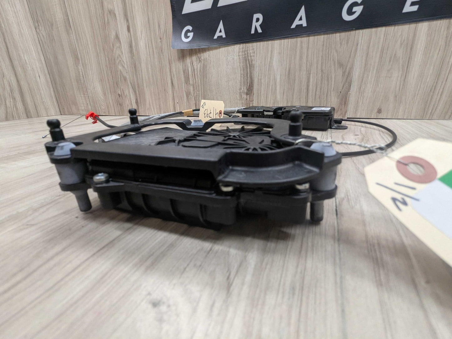 2017 BMW 740i G12 Liftgate Trunk Lid Liftgate Lock Latch Actuators SET 7357097 16-22 OEM BMW G11 G12 740 750 M760 Trunk Lid Power Lock Drive Actuator