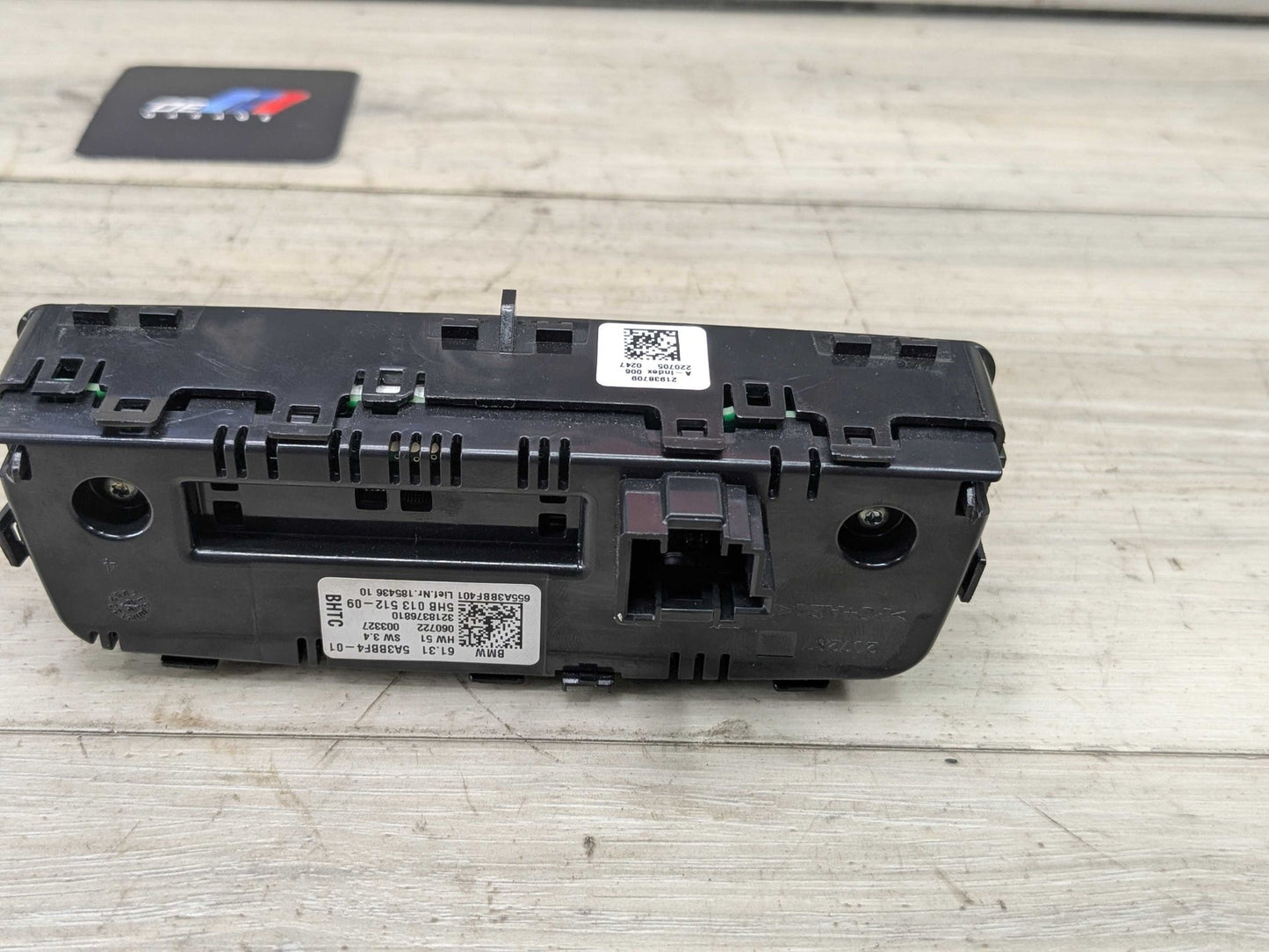 OEM BMW G20 G22 G23 G26 G42 G80 G82 AC Rear Heater Climate Control Switch Panel