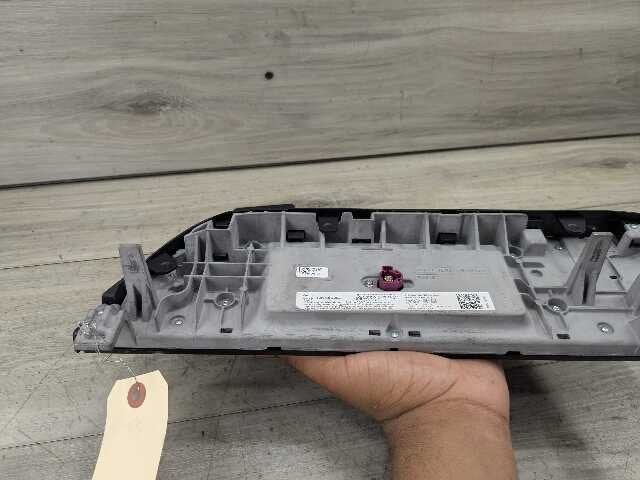 2022 BMW 330i G20 Monitor Display Screen 5A3E575 OEM BMW G20 G22 G23 G26 G42 PRE-LCI Navigation Monitor Display Screen 8.8"