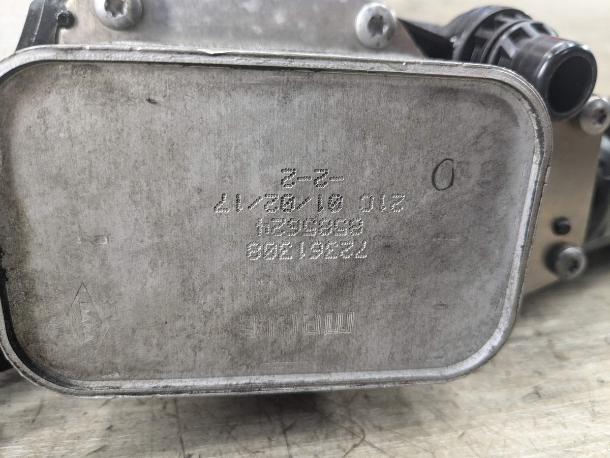 16-20 OEM BMW F22 F30 F32 F36 G01 G30 X3 330 430 Engine B46 Oil Filter Housing