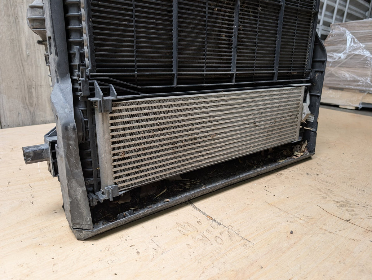 2019-2026 BMW X5 G05 Radiator Cooling Condenser Fan Shroud Assembly SET 8655762