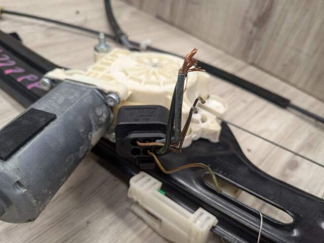 07-13 OEM BMW E70 X5 X5M Front Right Passenger Door Window Regulator w/ Motor
