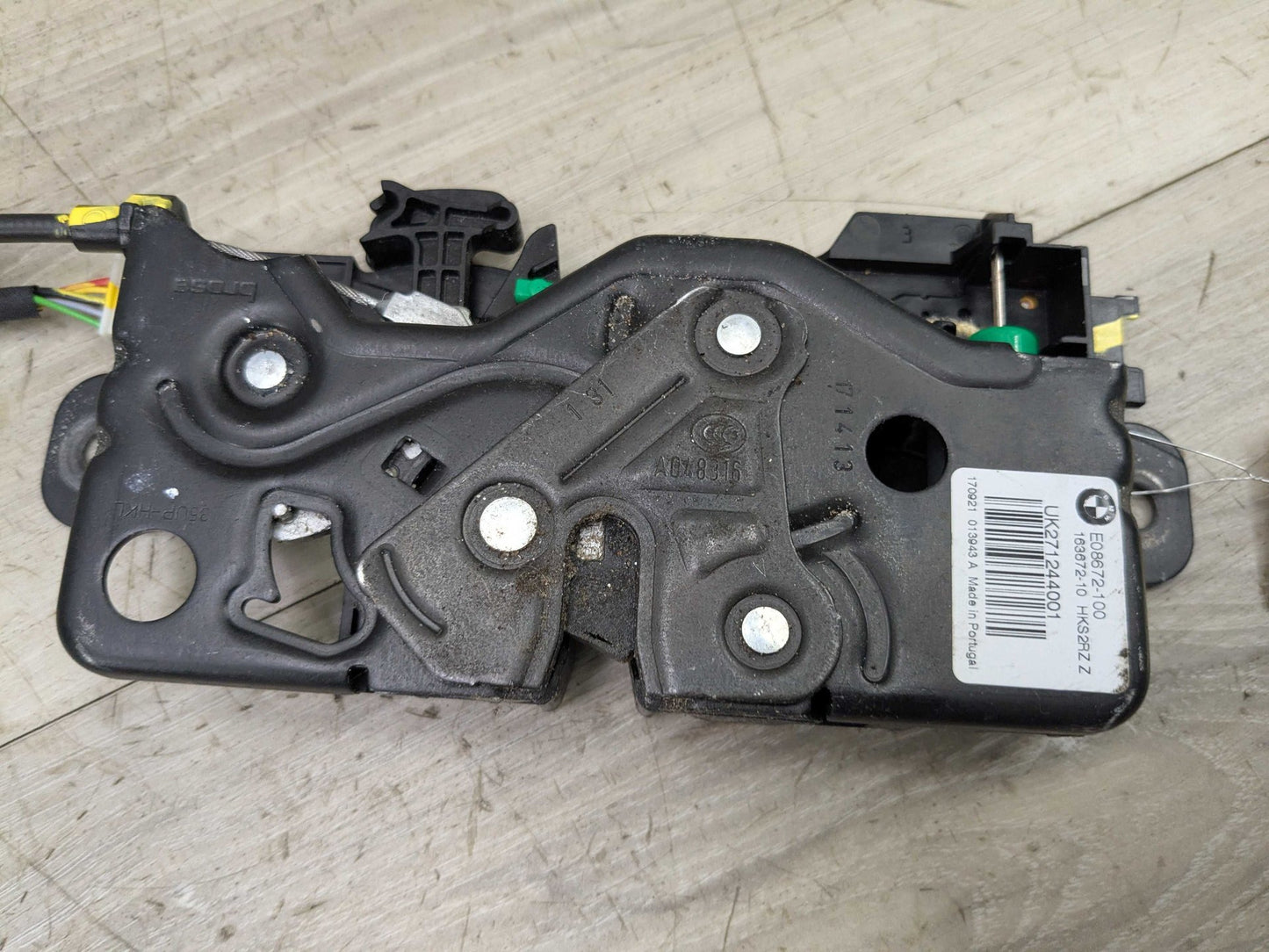 2018 BMW X3 G01 Liftgate Trunk Lid Liftgate Lock Latch Actuators SET 7383561 OEM BMW F90 F97 G01 G12 G22 G30 X3 M5 Trunk Lid Actuator Latch Lock System SET