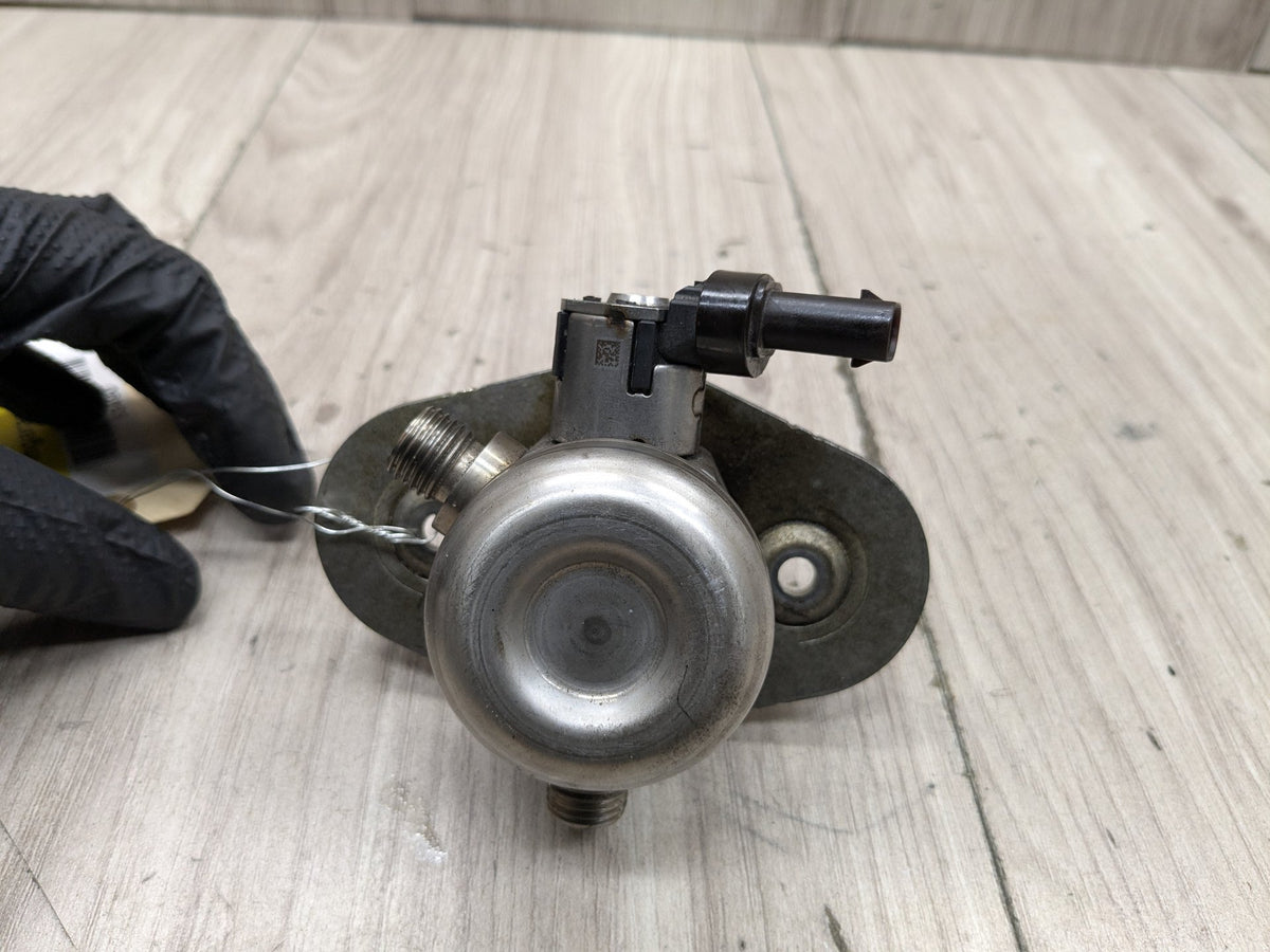 16-20 OEM BMW G11 G12 750 G30 M550 Engine N63R HPFP High Pressure Fuel Pump 5-8
