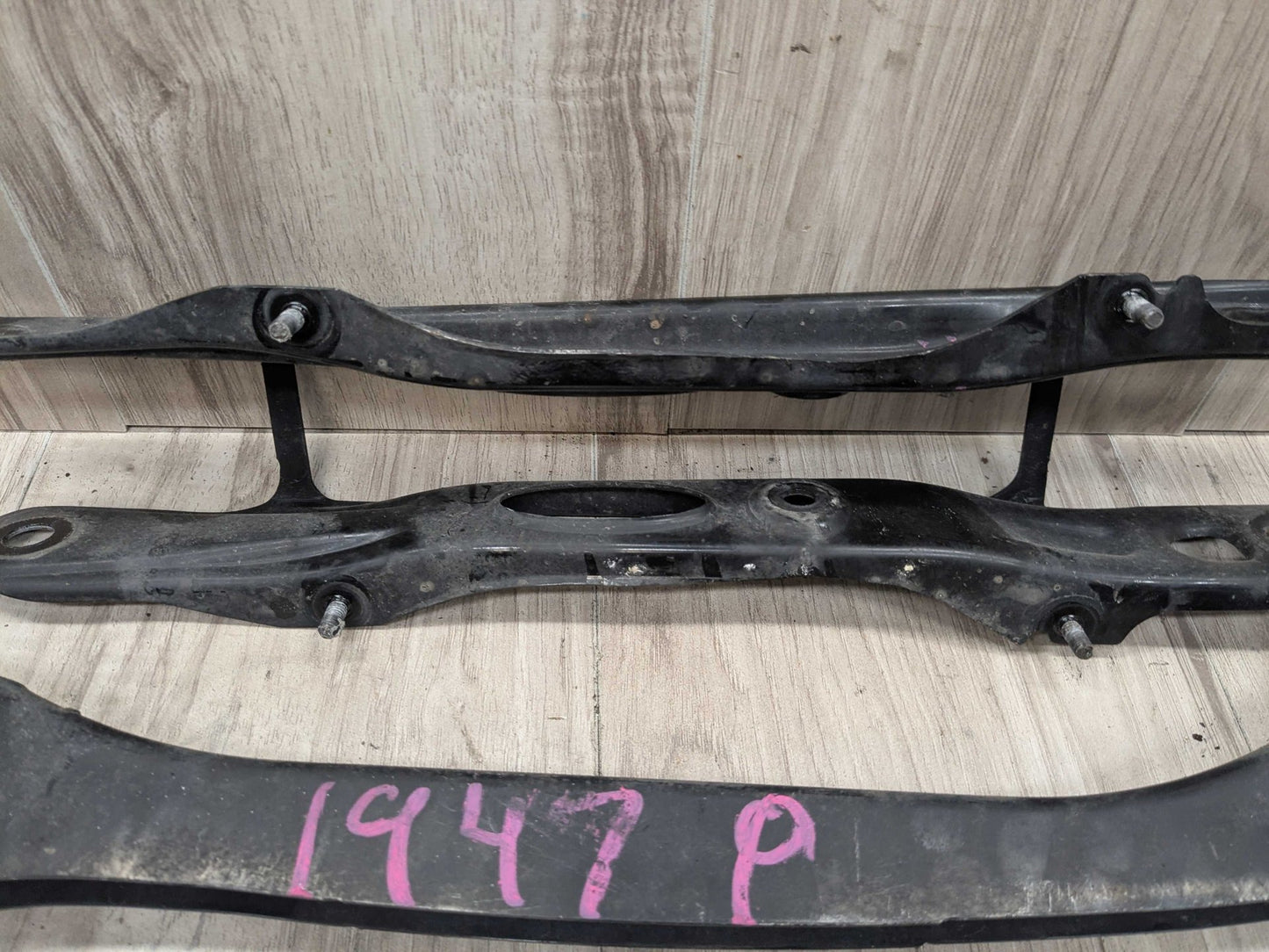 2017 BMW 750i G12 Rear Right Passenger Control Arms SET 6861116 OEM BMW G11 G12 G14 G15 G16 G30 Rear Right Passenger Upper Lower Control Arm SET