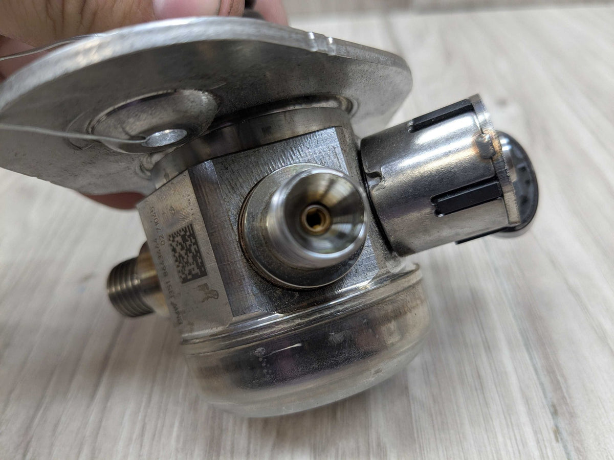 16-20 OEM BMW G11 G12 750 G30 M550 Engine N63R HPFP High Pressure Fuel Pump 5-8
