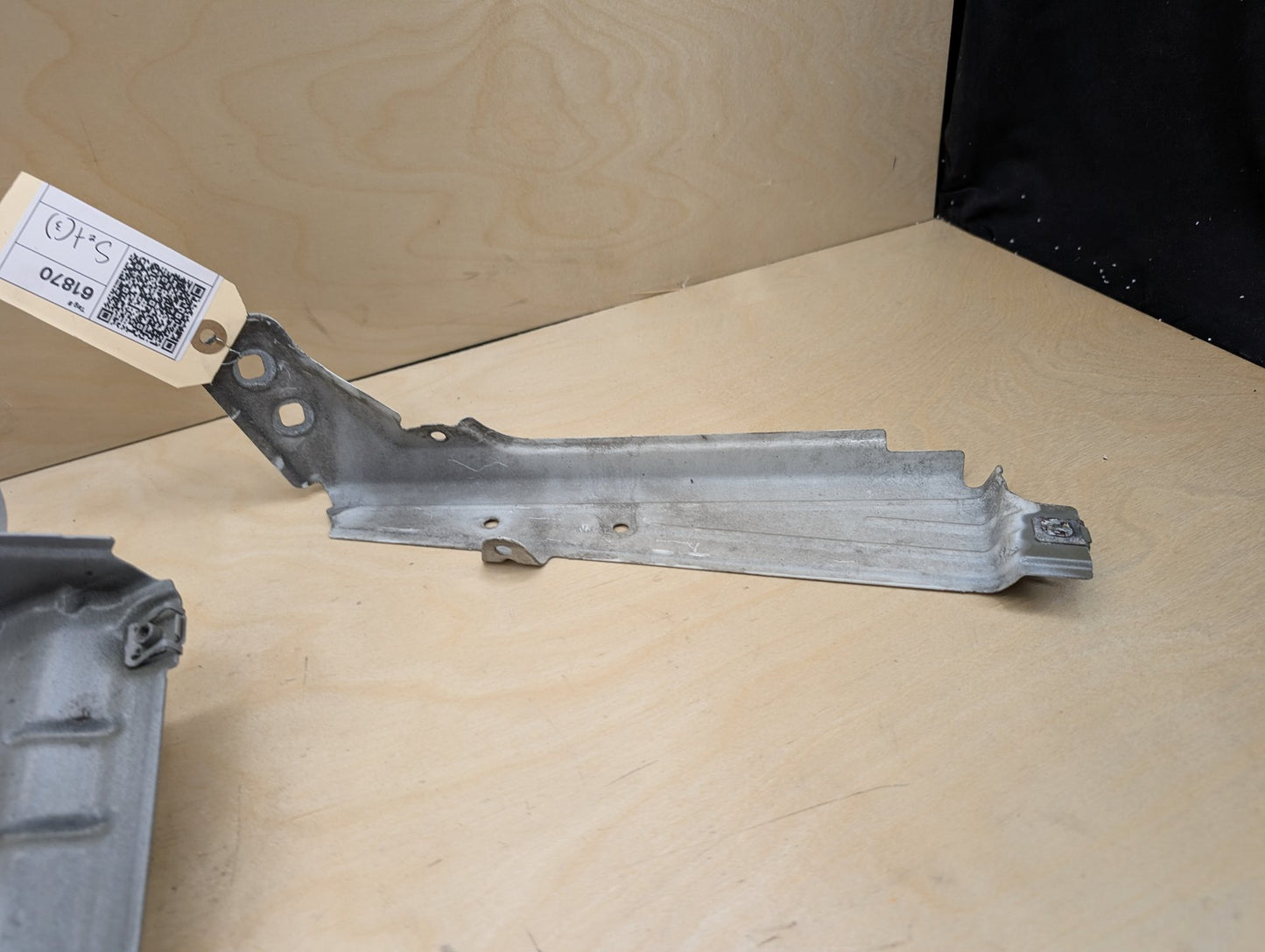2011-2016 BMW X3 F25 Front Right Passenger Fender Brackets SET 7267328