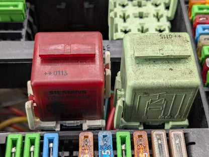 1996 - 2003 BMW Z3 E36 Front Power Distribution Fuse Box 1387590 M54B25O0