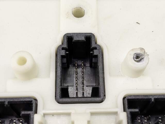 2011 - 2016 BMW 335i F30 Bdc Body Domain Fem Control Module w/ Key 9292653 N55B30M0