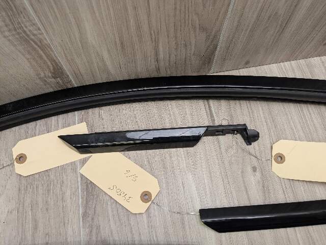22-25 OEM BMW G42 G87 Right Passenger Side Door Belt Molding Trim SHADOW GLOSS