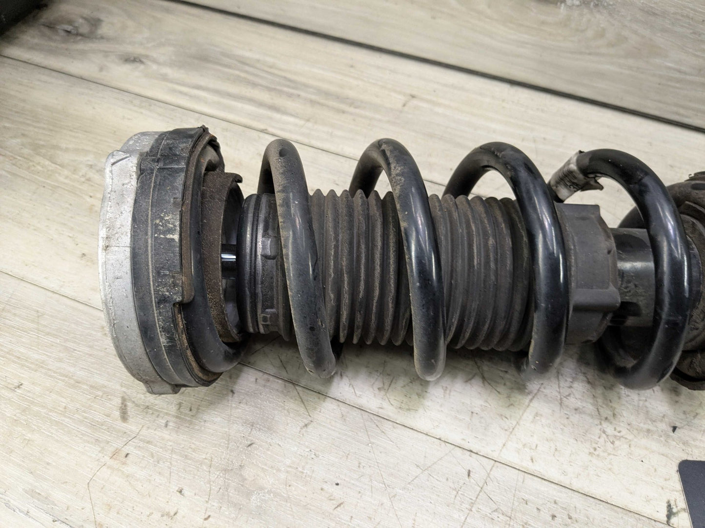 NOTE* OEM BMW G30 M550iX Front Right Passenger Spring Strut Shock Absorber VDC