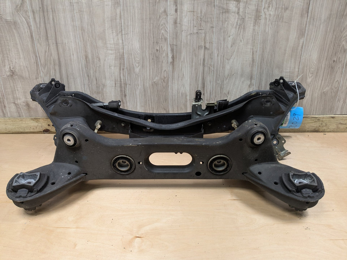 10-16 Mercedes A207 C207 W204 W207 W212 Rear Subframe Support Cradle Crossmember
