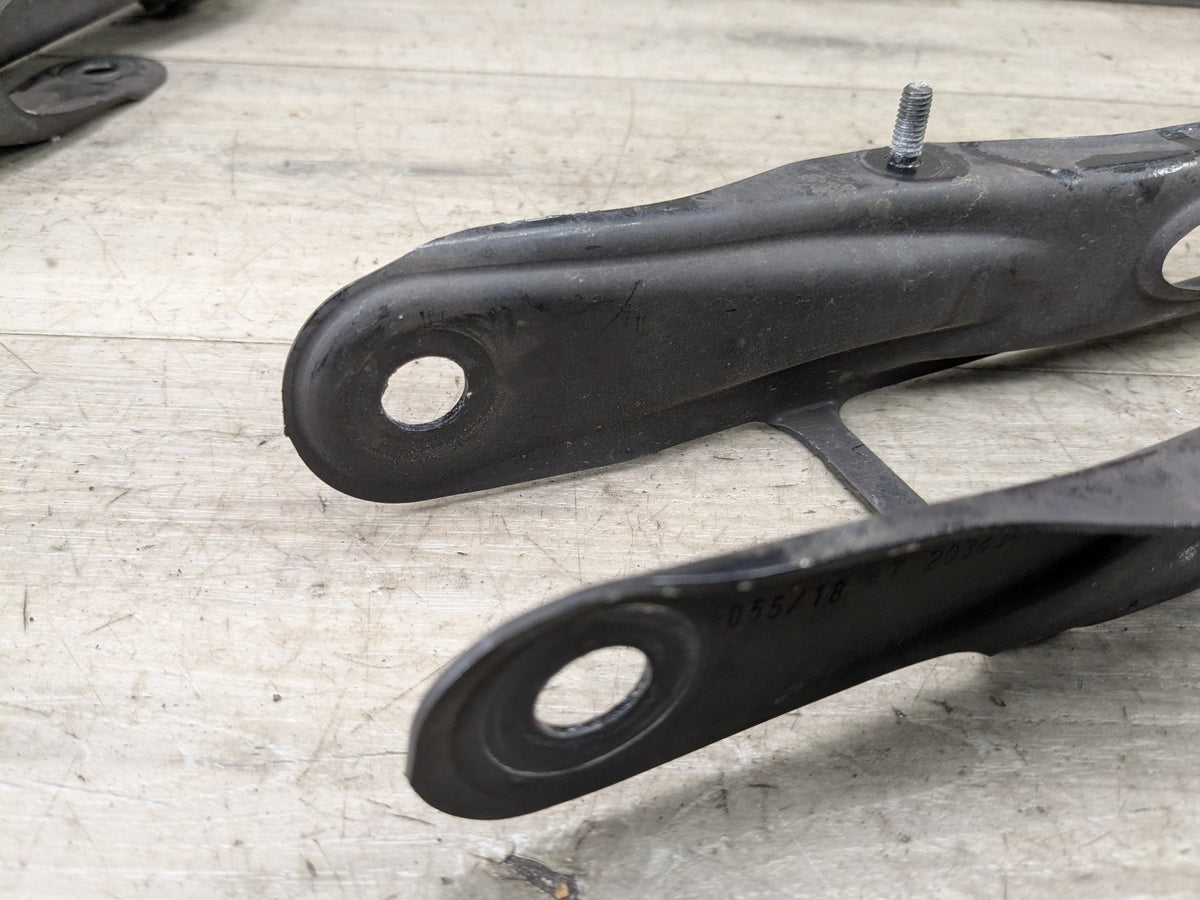 2017-2023 BMW M550i G30 Rear Right Passenger Control Arms SET 6861114 OEM BMW G11 G12 G14 G15 G16 G30 Rear Right Passenger Upper Lower Control Arm SET