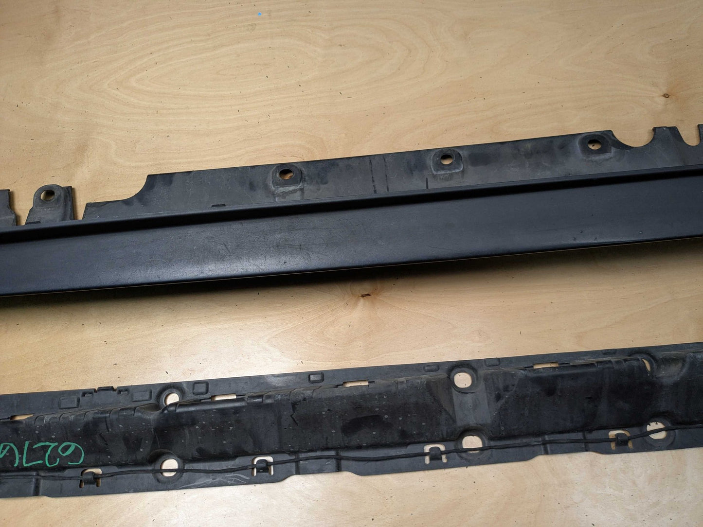 *14-18 OEM BMW F15 X5 Right Passenger Side Skirt Rocker Panel Molding w/ Bracket