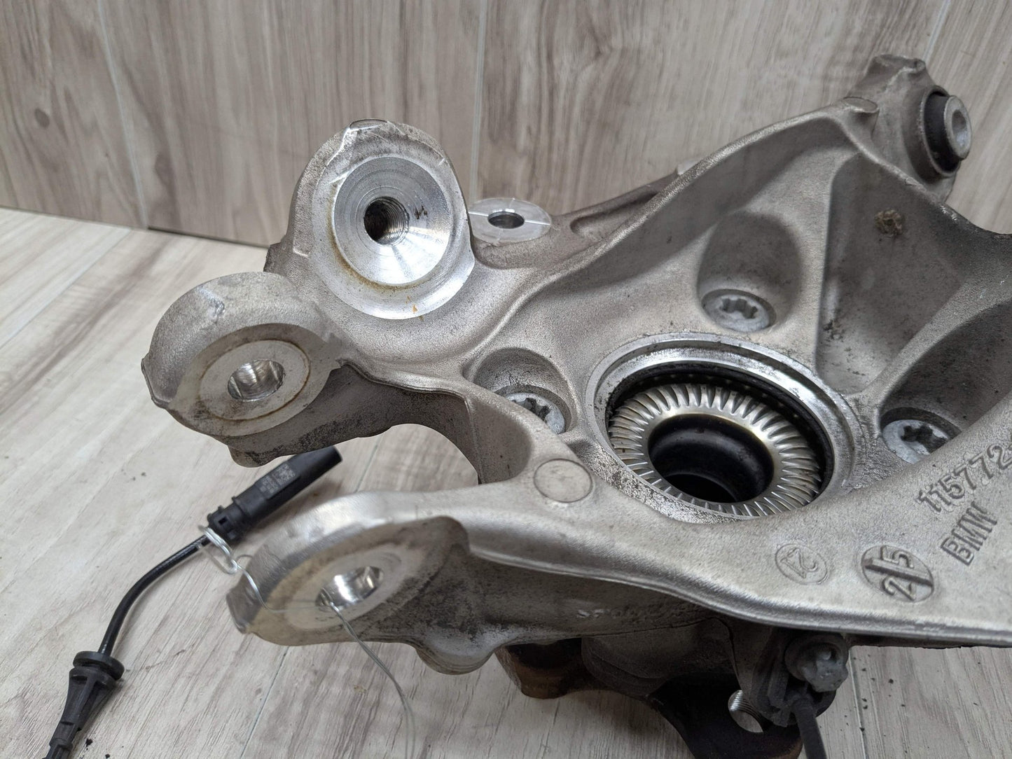 2022 BMW M340i G20 Rear Left Driver Spindle Knuckle w/ Bearing 6898479 19-25 OEM BMW G20 330 M340 REAR Left Driver Knuckle Wheel Hub Spindle Bearing
