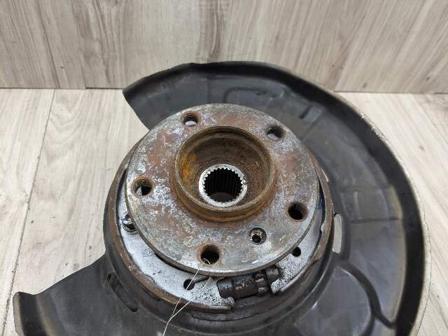 2016 BMW 340i F30 Front Right Passenger Spindle Knuckle w/ Bearing 6853820