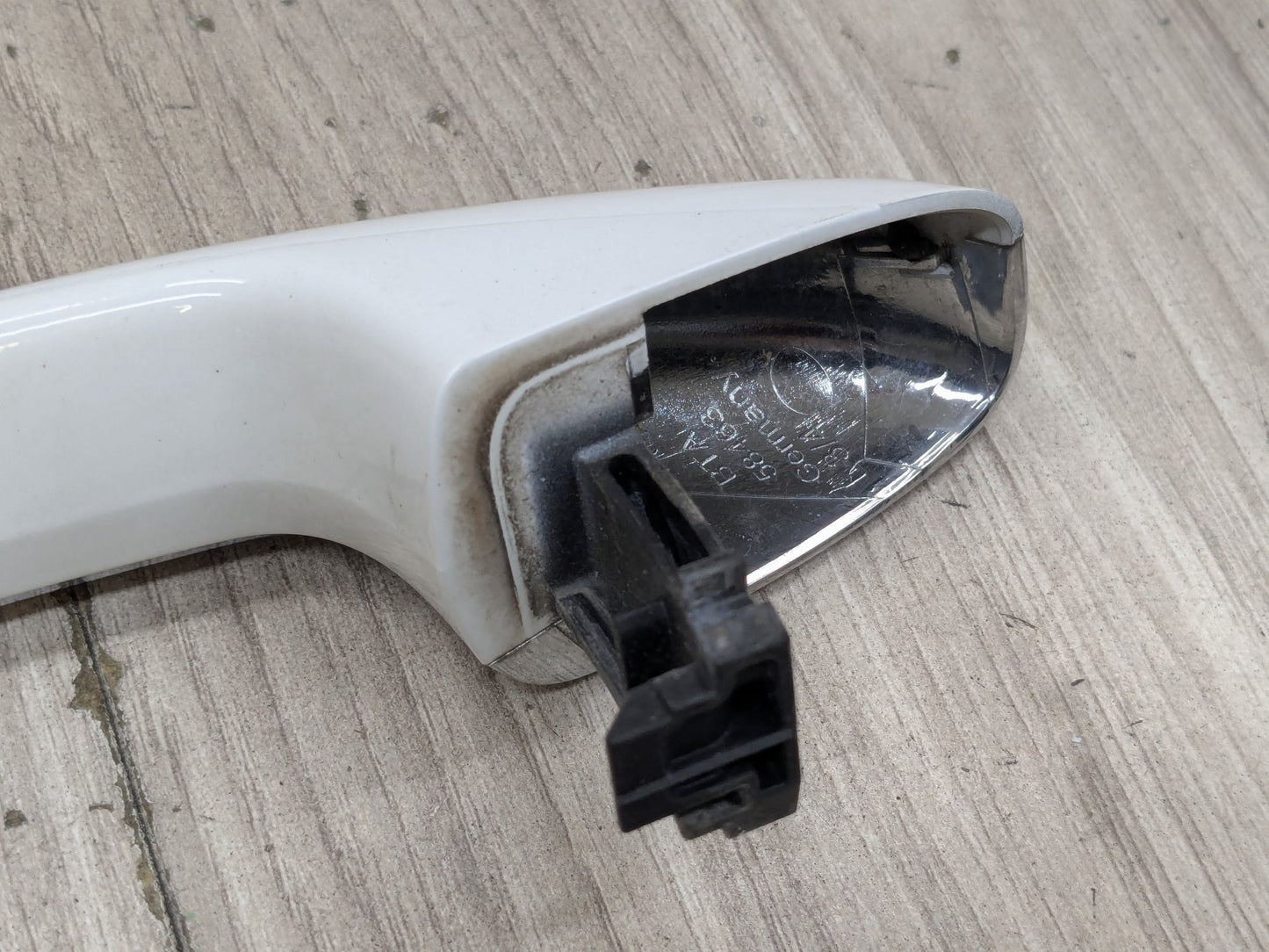 2015-2021 Mercedes-Benz C43 W205 Front or Rear Right Passenger Exterior Door Handle A0997605601