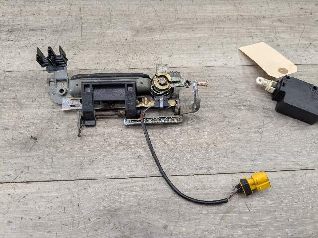 1996 - 2003 BMW Z3 E36 Liftagte Trunk Lid Liftgate Lock Latch Actuators SET 8361140 M54B25O0