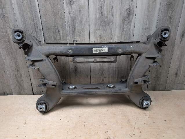 10-16 Mercedes A207 C207 W204 W207 W212 Rear Subframe Support Cradle Crossmember