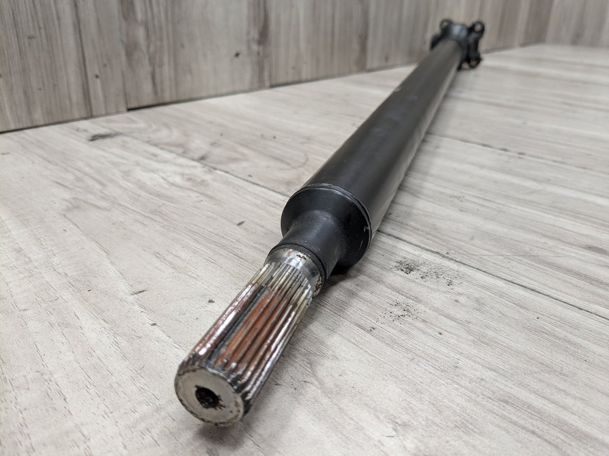 2017-2023 BMW M550i G30 Front Propeller Driveshaft Drive Shaft 9452673 16-24 OEM BMW G01 G12 G14 G15 G16 G30 F90 M5 Drive Shaft Driveshaft Front Output