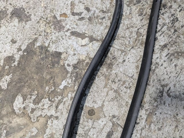 OEM BMW G23 G83 430 M440 Convertible Front Windshield Seal Sealing Weather Strip