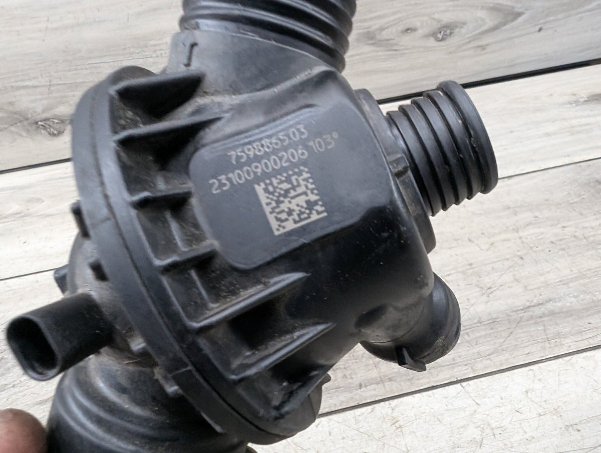2015 BMW E70 X5 Engine Motor Heat Coolant Thermostat 7598865 OEM BMW F15 F16 F23 F30 F32 F33 F36 Engine N55 Water Coolant Thermostat Housing