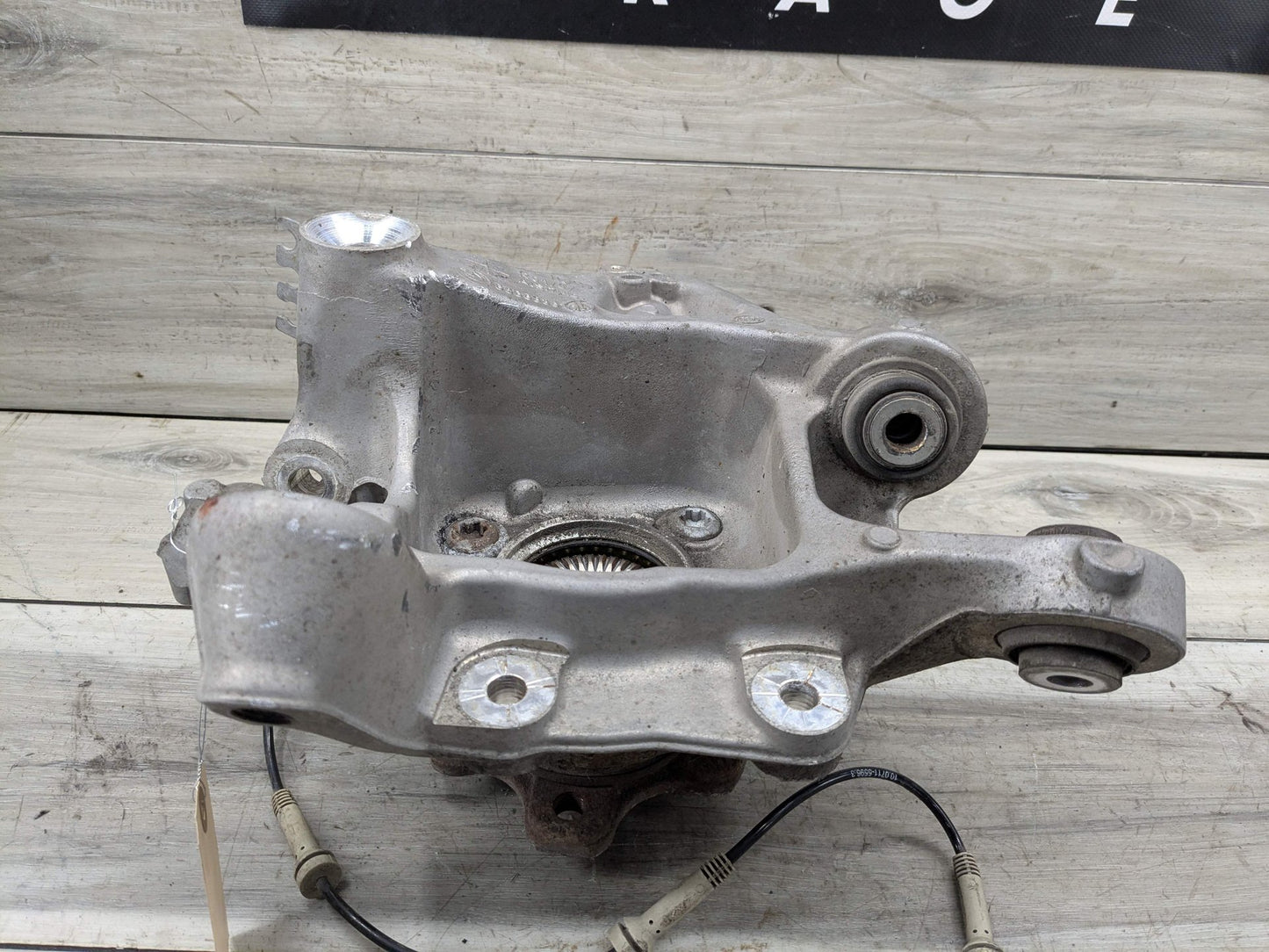 2019 BMW M550i G30 Rear Right Passenger Spindle Knuckle w/ Bearing 6866336 17-23 OEM BMW G30 530 540 M5550 REAR Right Passenger Hub Knuckle Bearing Carrier