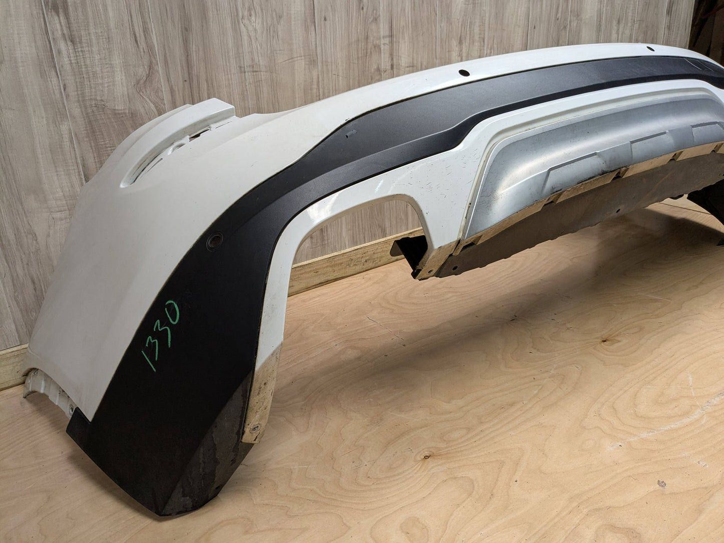 *11-17 OEM BMW F25 X3 28i 28iX 35iX Rear Bumper Cover w/ Diffuser White 300 ALPINWEISS III (300)