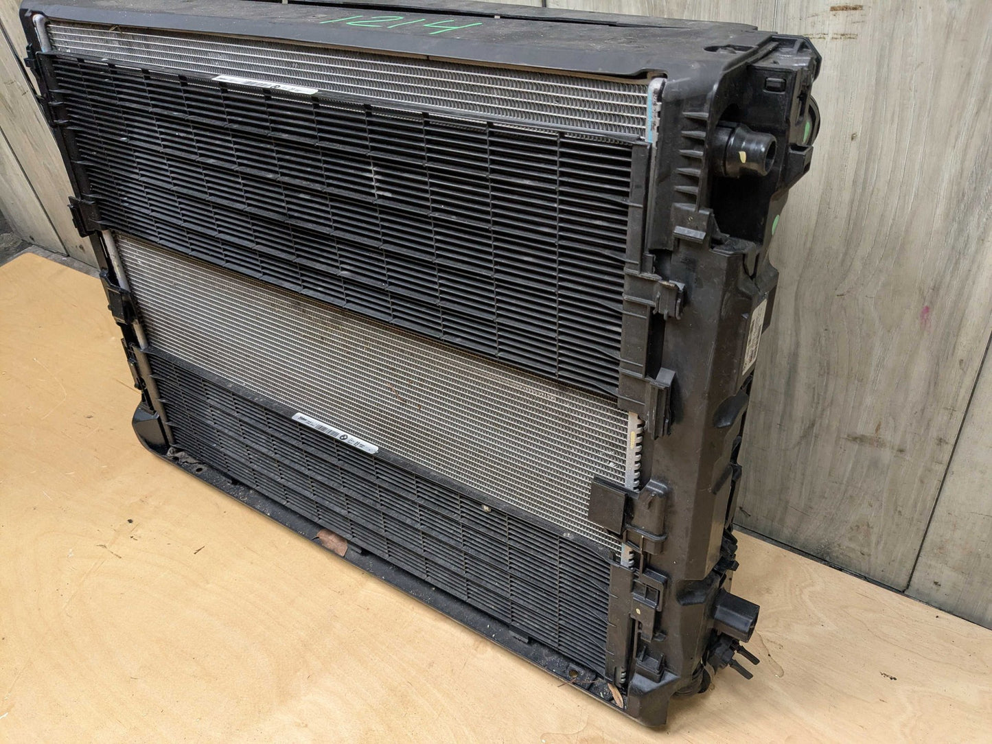 OEM BMW G20 G22 G26 G42 330 430 B46 Radiator Condenser Cooling Fan Assembly 500W