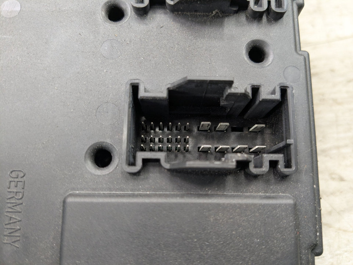 *MATCH* OEM BMW F30 F32 F36 F82 REM Rear Body Control Electronic Module BCM Box