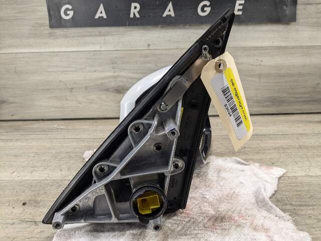 2014 - 2018 BMW X5 F15 Front Right Passenger Side Mirror Assembly 7364002 N55B30M0