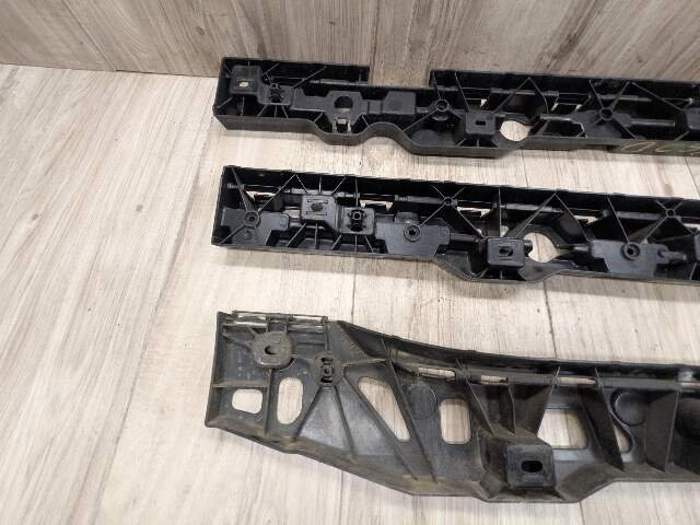 17-23 OEM BMW G30 F90 M5 Left Driver Side Skirt Rocker Panel Bracket SET