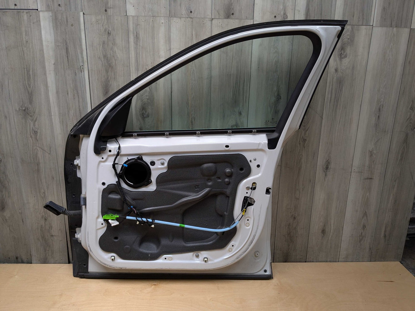 *16-22 OEM BMW F48 X1 28i 28iX Front Right Passenger Door Shell Panel White A96 MINERALWEISS METALLIC (A96)