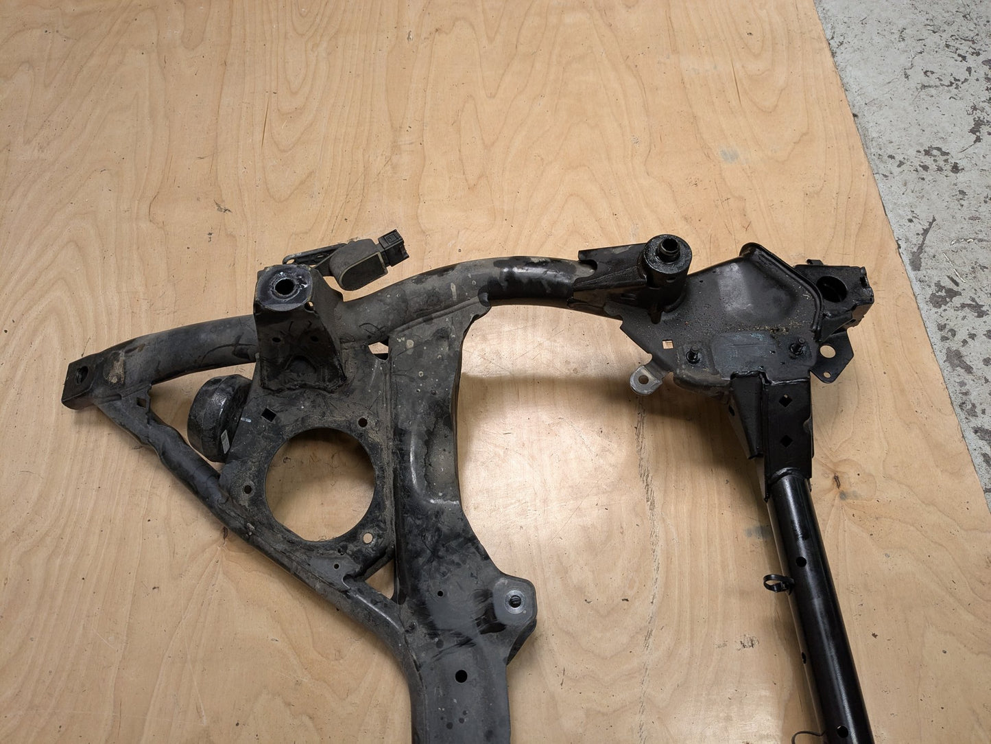 OEM BMW F90 G12 G30 M5 M8 Front Axle Subframe Suspension Carrier Crossmember AWD