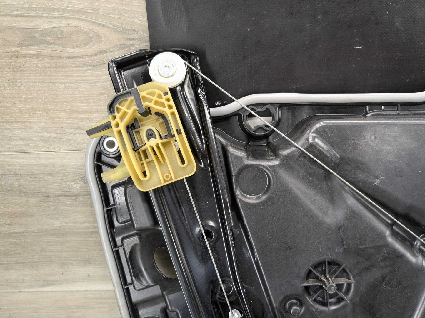 2019 BMW 330i G20 Front Right Passenger Door Window Glass Regulator Motor 7432232 OEM BMW G20 G80 330 M340 M3 FRONT Right Passenger Door Window Regulator Motor