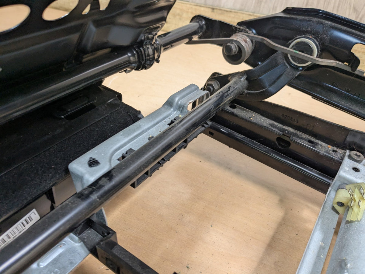 10-16 OEM Mercedes W212 W218 E350 E550 Front Left Driver Seat Rail Track Frame