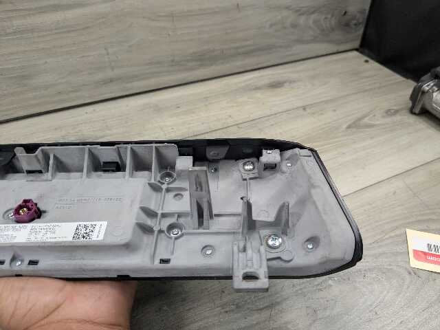 2022 BMW 330i G20 Monitor Display Screen 5A3E575 OEM BMW G20 G22 G23 G26 G42 PRE-LCI Navigation Monitor Display Screen 8.8"