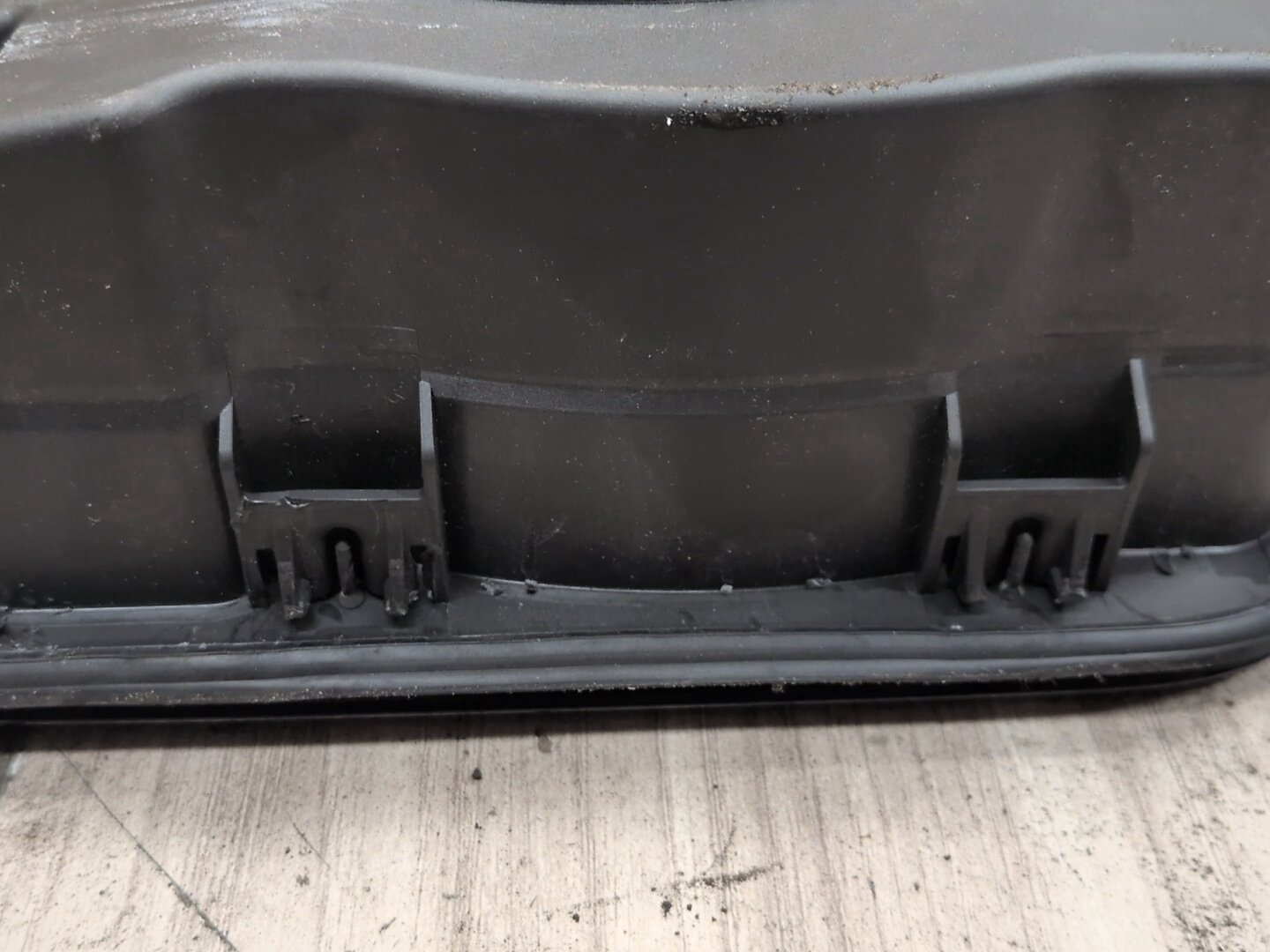 2009-2012 Mercedes-Benz E550 W212 Gas Cover A2127570006 OEM