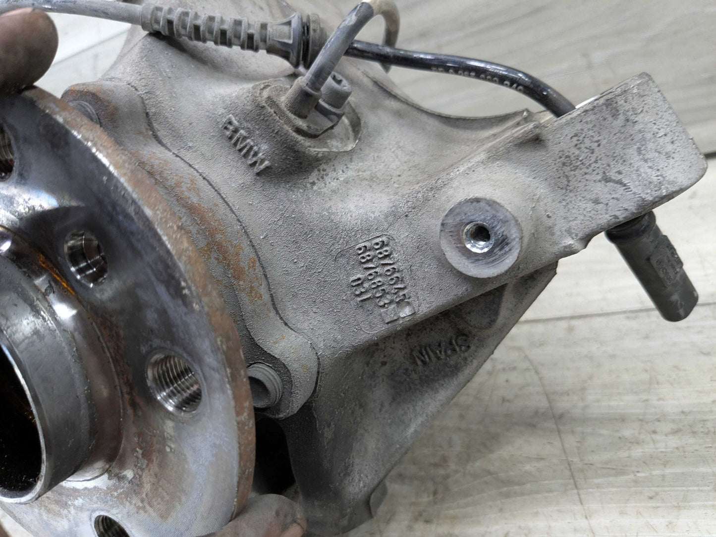 16-24 OEM BMW F39 F44 F48 X1 X2 Front Left Driver Side Knuckle Wheel Hub Bearing