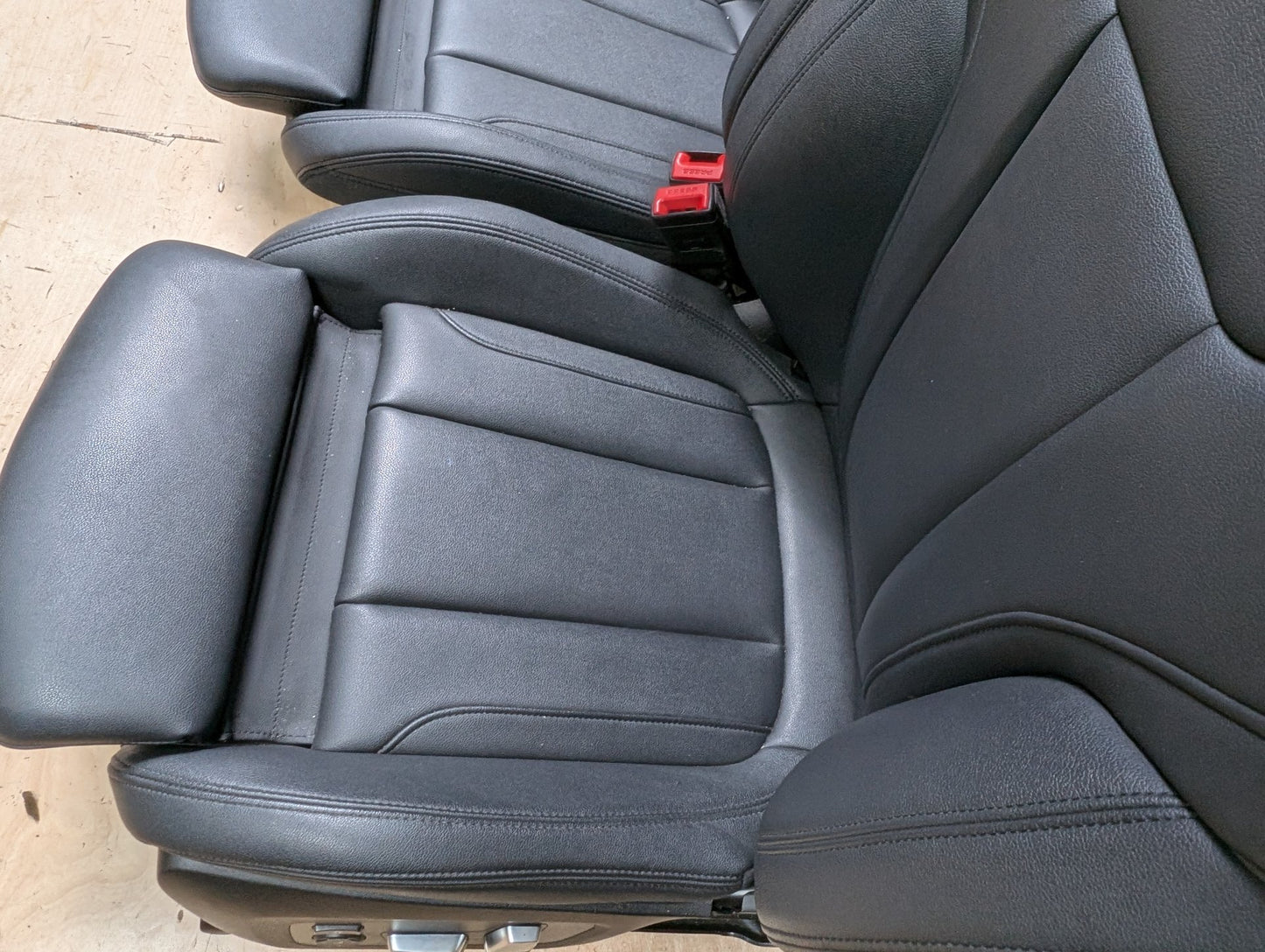 2018-2024 BMW X3 G01 Front Left Driver Right Passenger Seat Assemblys SET