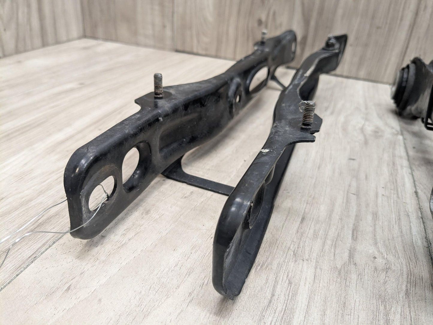 2020 BMW 740i G12 Rear Right Passenger Control Arms SET 6883340 OEM BMW G12 G14 G15 G16 G30 Rear Right Passenger Upper Lower Control Arm SET