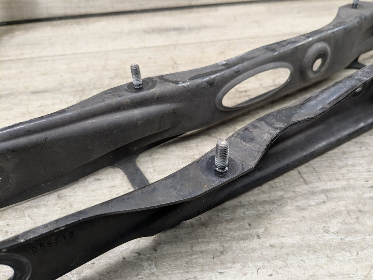 2017-2023 BMW M550i G30 Rear Right Passenger Control Arms SET 6861114 OEM BMW G11 G12 G14 G15 G16 G30 Rear Right Passenger Upper Lower Control Arm SET