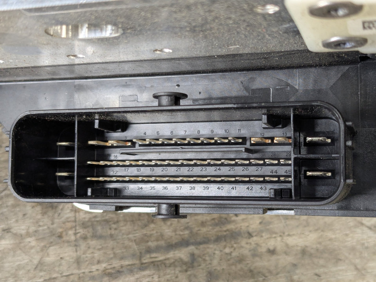 2019-2026 BMW X5 G05 ABS Pump Module 6899247 ENGINE STARTER: The engine may no be able o be s ar ed. I he dri er repea edly a emp s o s ar he engine using excessi ely long s ar ing a emp s, his may cause an elec rical o erload o he s ar er. OEM